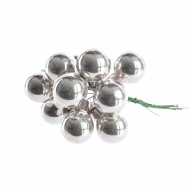 12x zilveren mini kerstballen kerststukje stekers 2 cm glans