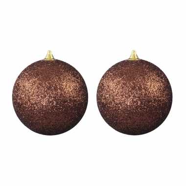 2x stuks bruine grote kerstballen met glitter kunststof 18 cm