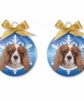 2x stuks dieren huisdieren kerstballen king charles spaniel hond 8 cm