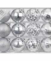 Set van 24x luxe zilveren kerstballen 6 cm kunststof mat glans